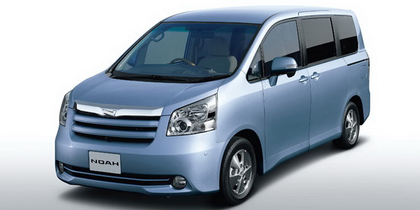 Минивэн toyota noah